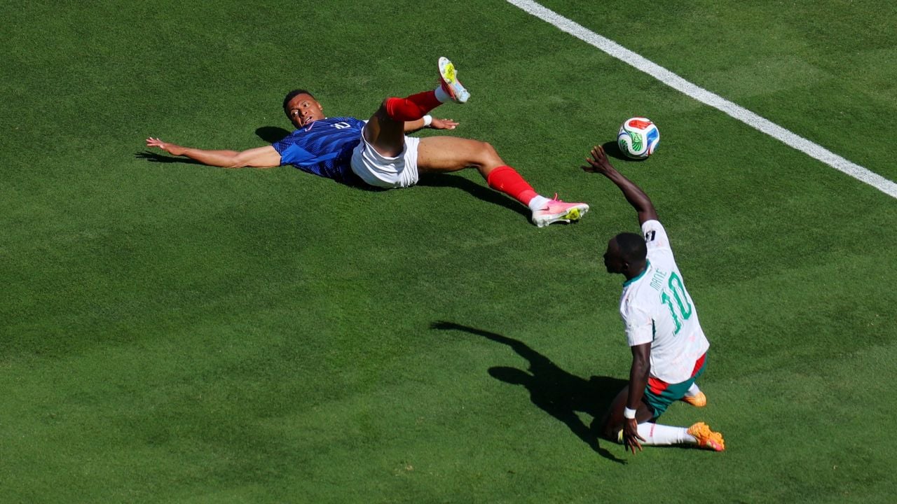 Mané heeft Mbappé neergehaald  -  Reuters
