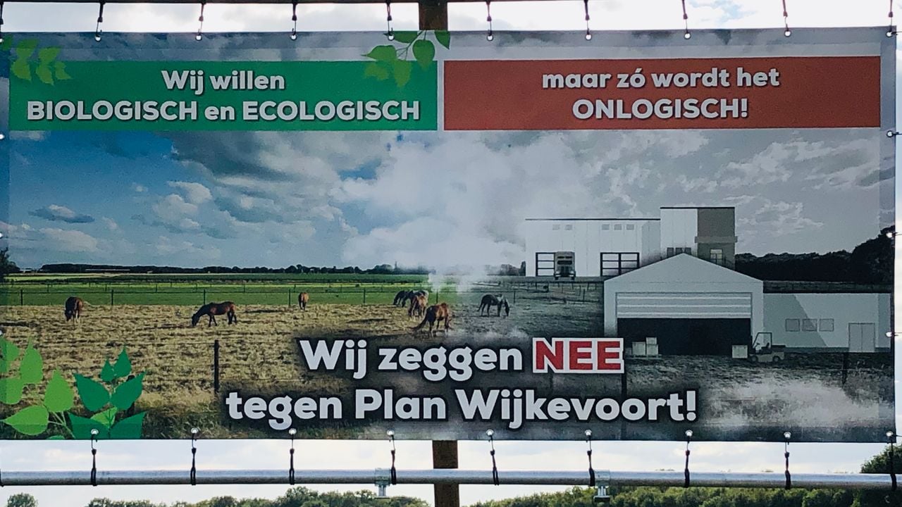 Protestborden in het gebied tegen de plannen (foto: Agnes van der Straaten).