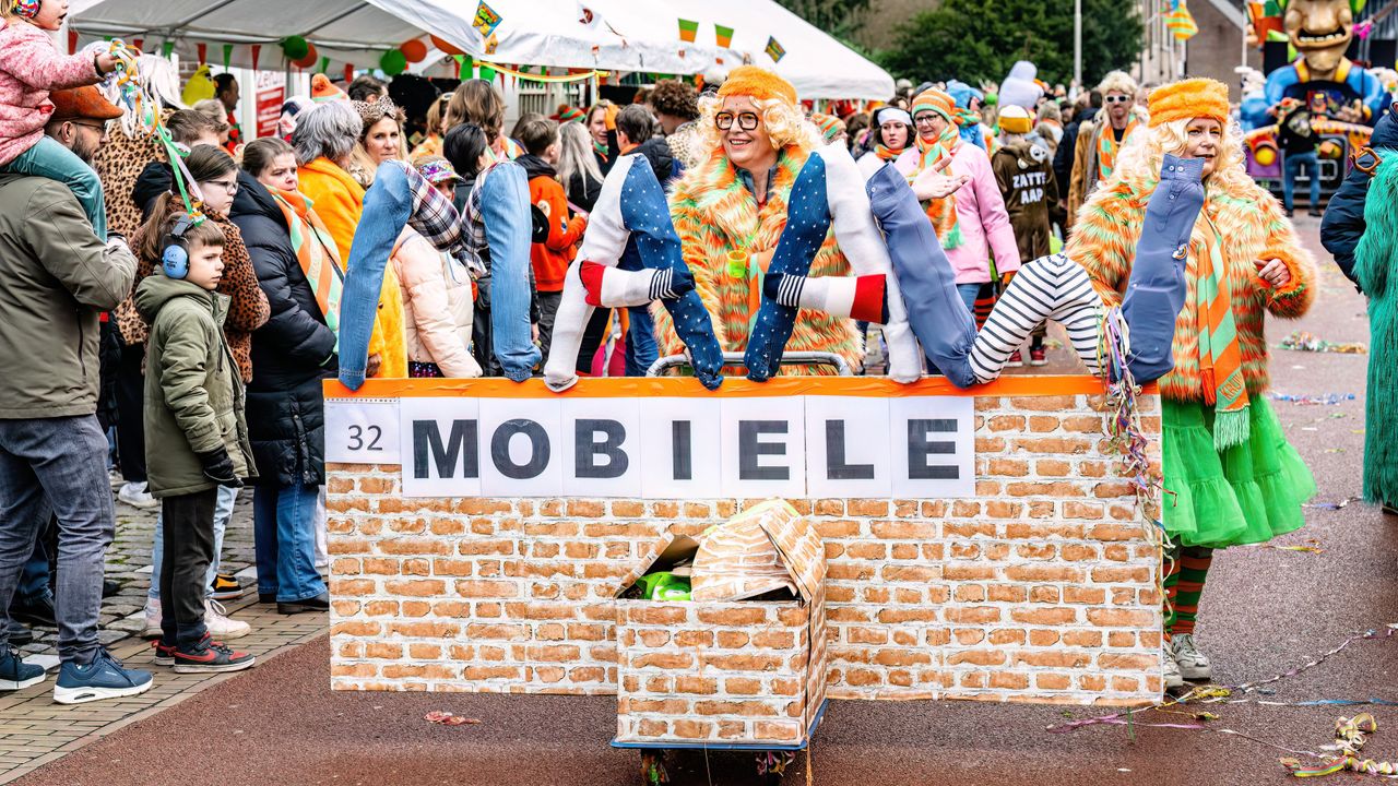 'Loopgroepen' zijn niet altijd groot, maar wel altijd ludiek in d'n Opstoet (foto: Eey4images).