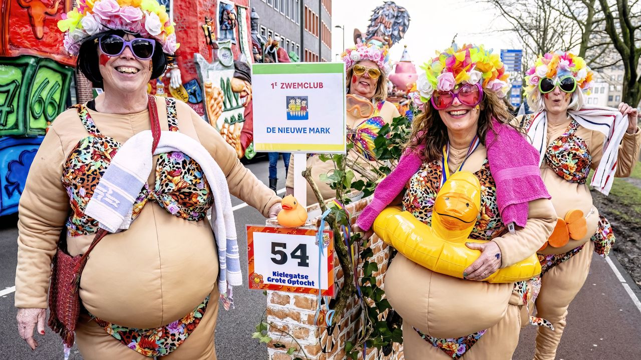 Spetter pieter pater, lekker langs water tijdens de grote optocht van ut Kielegat (foto: Eye4images).