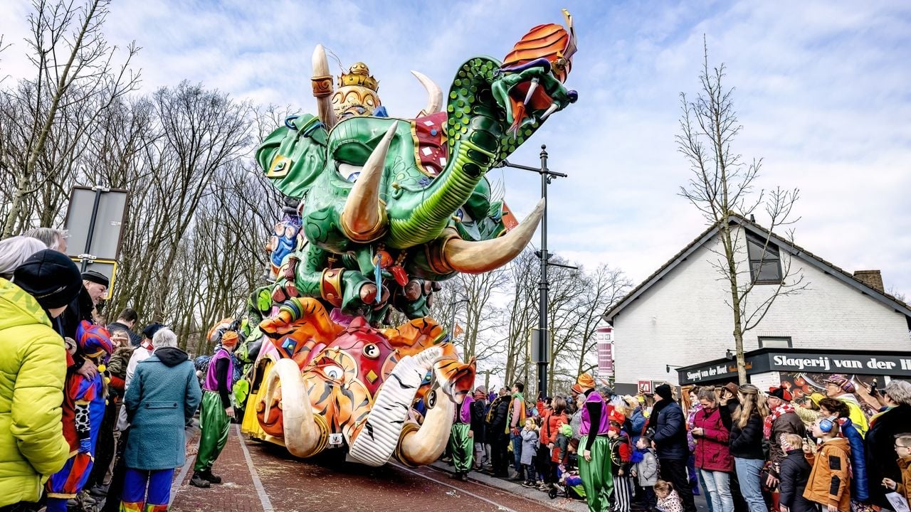 De grote optocht in Peejenland (Hoeven)(foto: EYE4images).