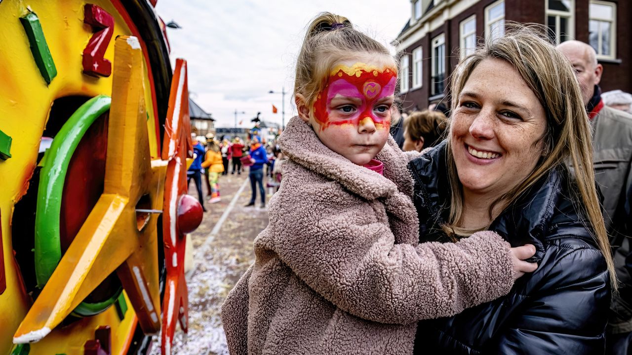 De grote optocht in Peejenland (Hoeven)(foto: EYE4images).