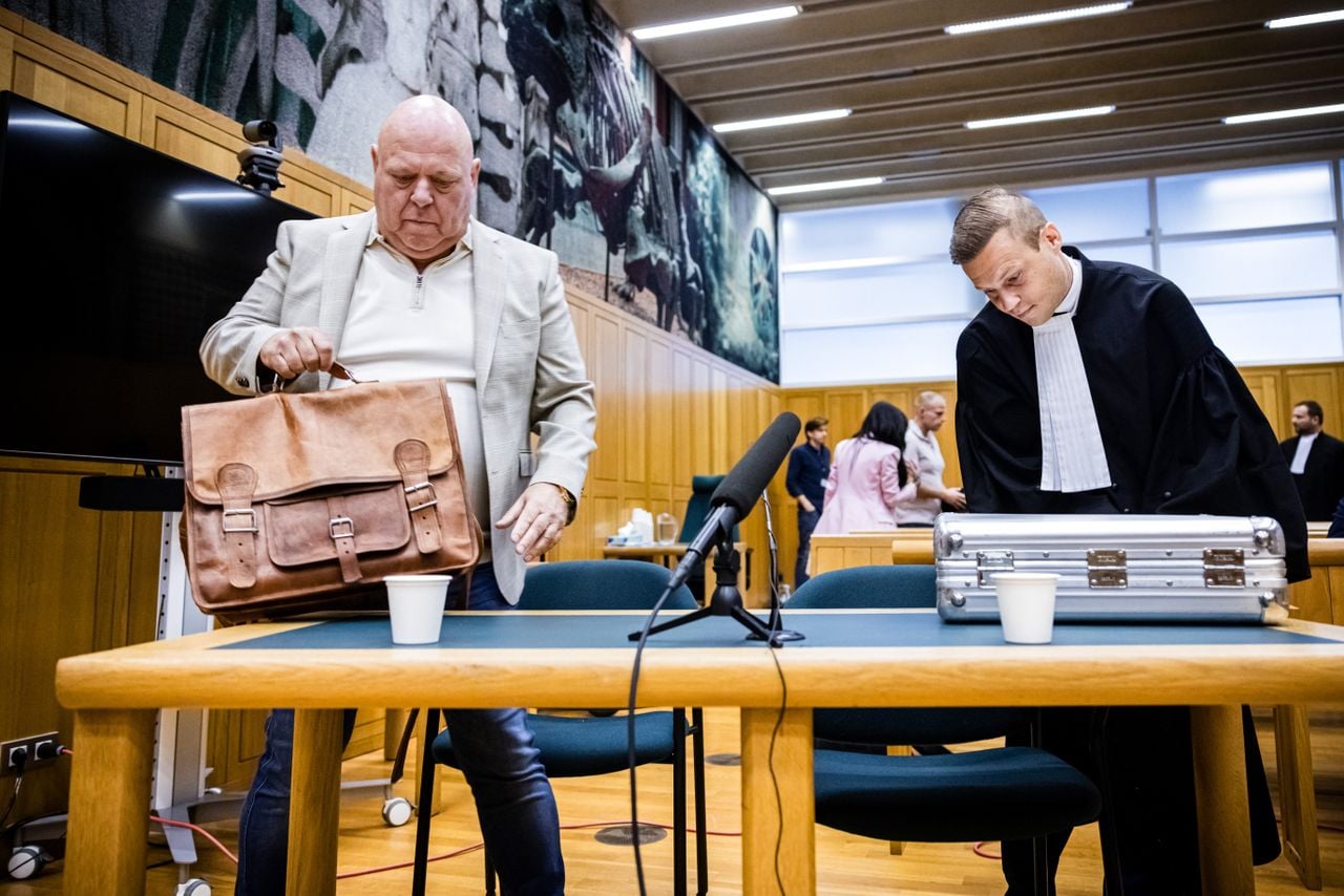 Peter Gillis en Erik Braun, een van zijn vele advocaten (bron: ANP)