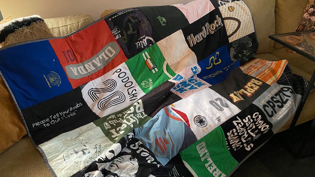 De deken met de shirts van Teun (foto: privé).