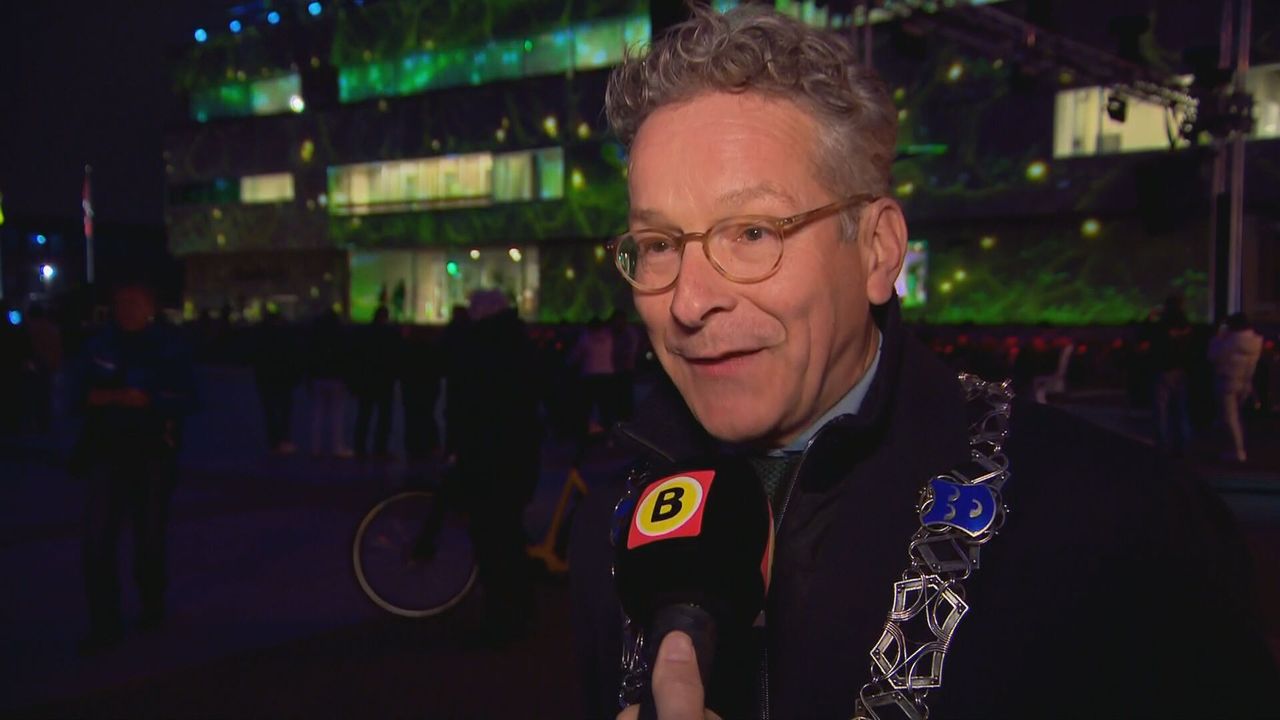 Ook burgemeester Jeroen Dijsselbloem van de gemeente Eindhoven gloeit van trots (foto: Omroep Brabant).