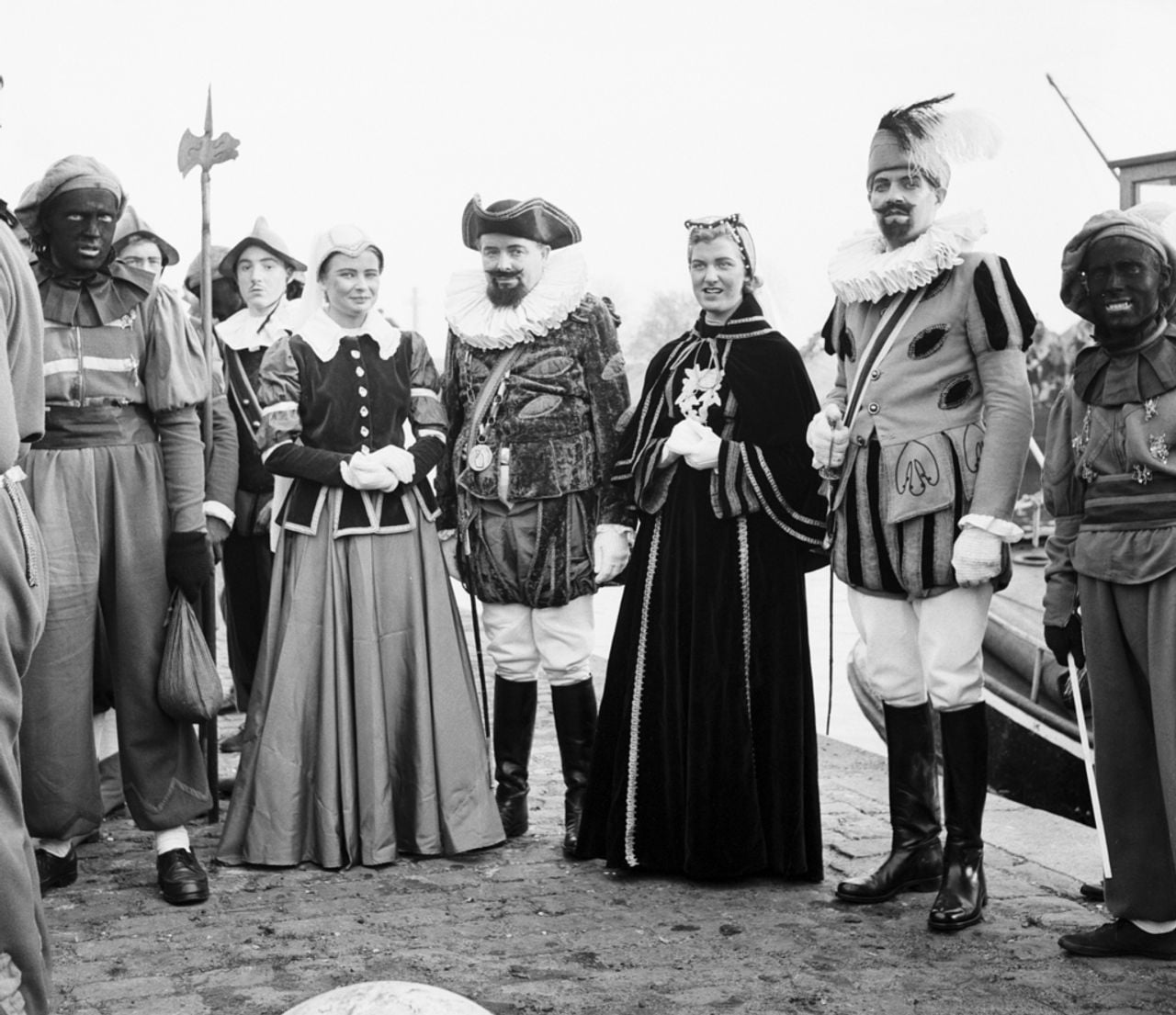 Sinterklaas. De aankomst van Sint Nicolaas in de Piushaven op 4 november 1956 (foto: Persbureau Van Eijndhoven/Regionaal Archief Tilburg).