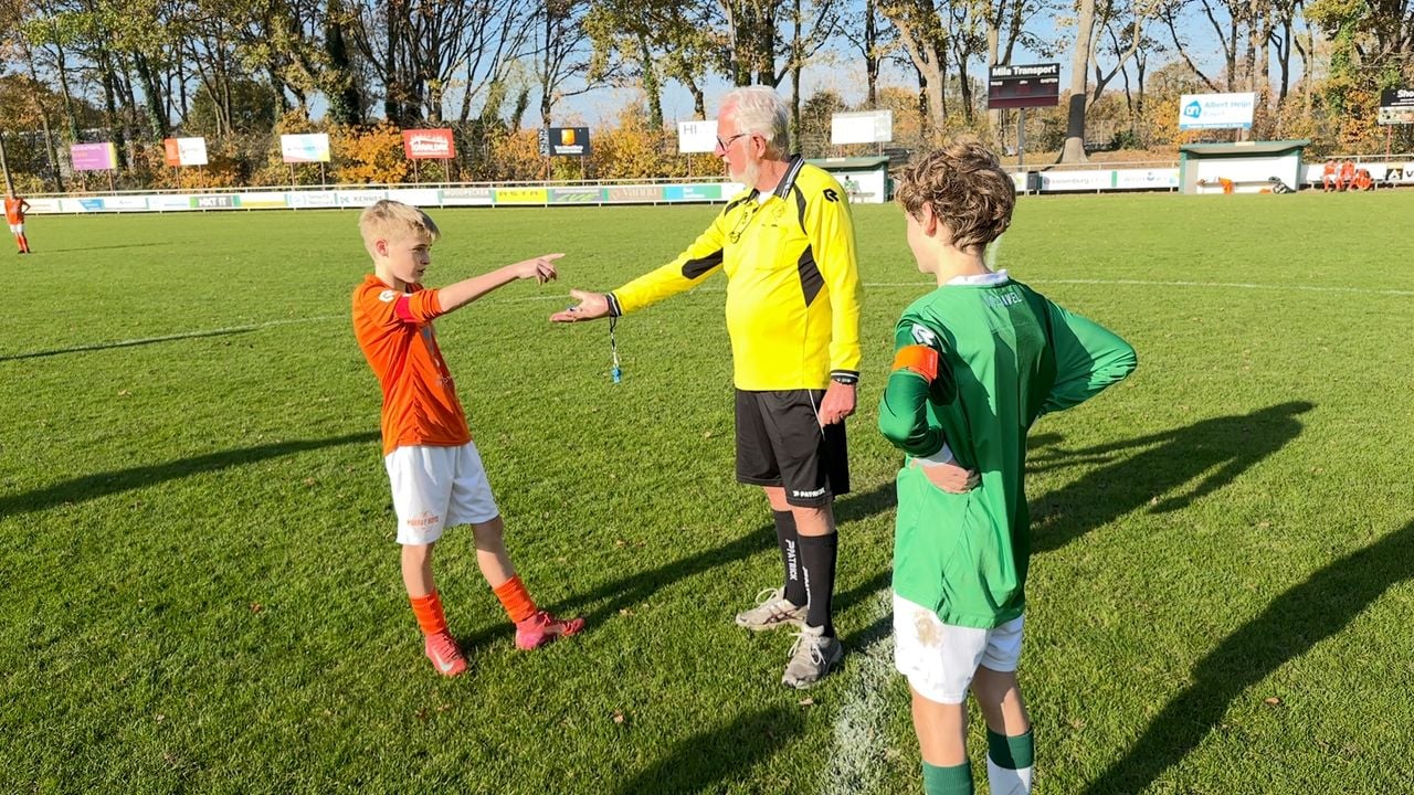 Herman doet de toss bij Bavel-Moerse Boys (foto: Ronald Sträter).