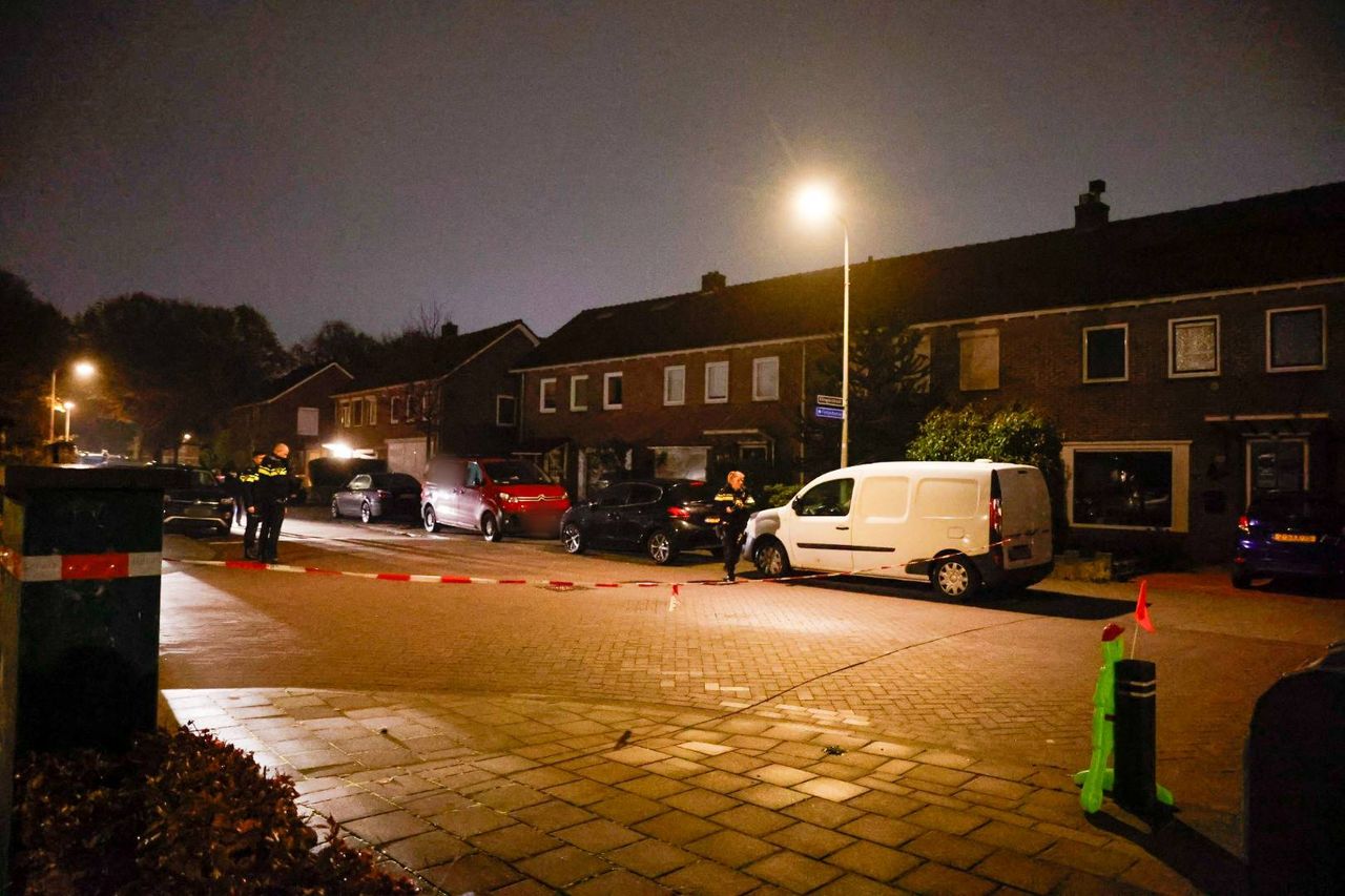 Wat er is gebeurd aan de Pater Bleijsstraat in Oss wordt onderzocht (foto: Persbureau Heitink).