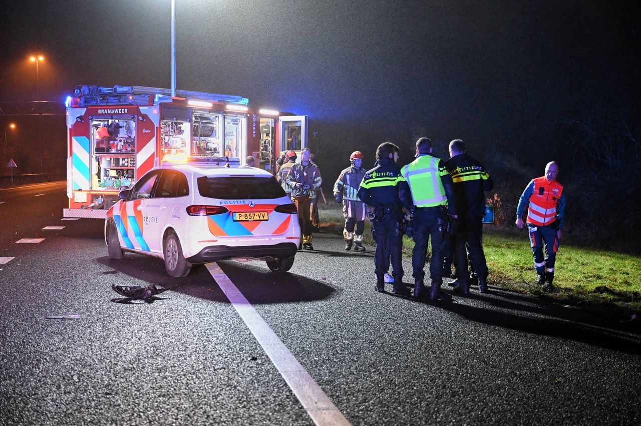 Meerdere hulpdiensten kwamen vanwege de ongelukken naar de A58 (foto: Toby de Kort/Persbureau Heitink).