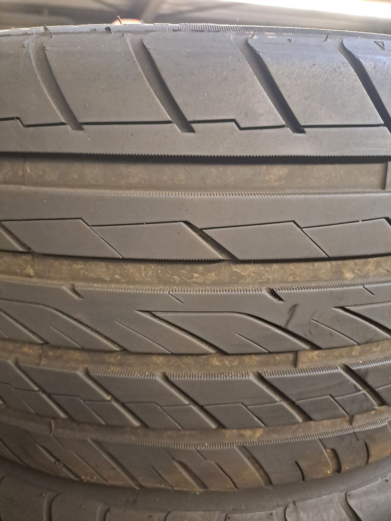 Een zomerband met minder groeven in het profiel (foto: Nick Dinten)