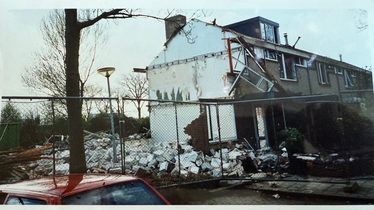Vanaf 2000 werden de huizen aan De Wieken gesloopt (foto: Jack van Ginneken)