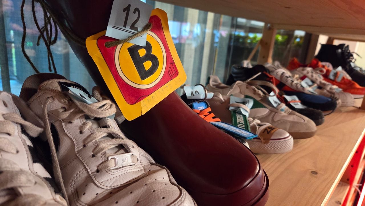 Van maat 22 tot maat 47, alle schoentjes zijn welkom (foto: Noël van Hooft).