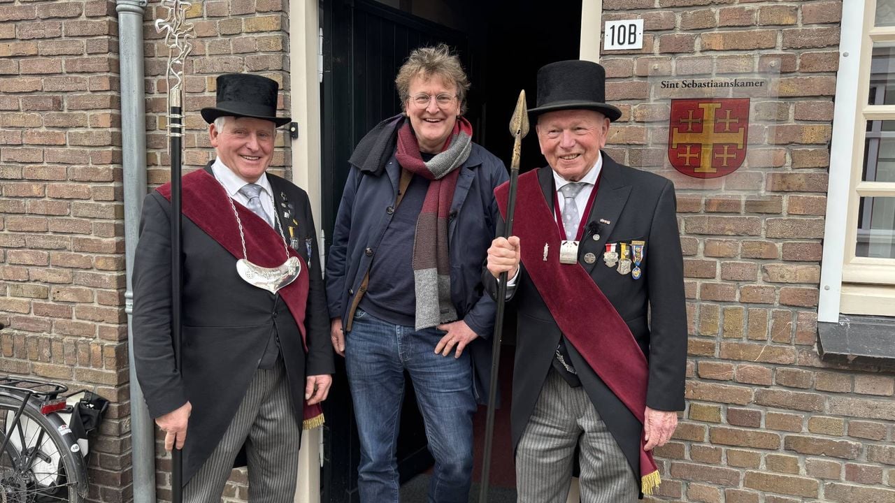 Patrick Timmermans (midden) op bezoek bij het gilde van Oirschot.