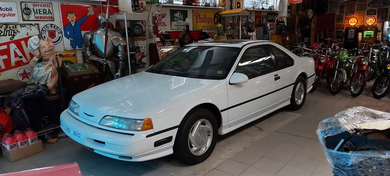 De auto in betere tijden, vóór de brand (foto: Omroep Brabant).