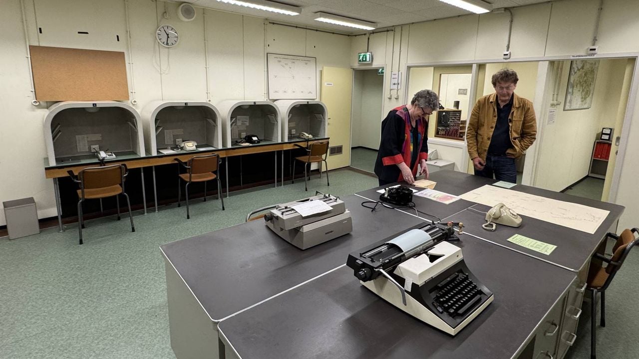 Historicus Patrick Timmermans in de atoomkelder in Oss.