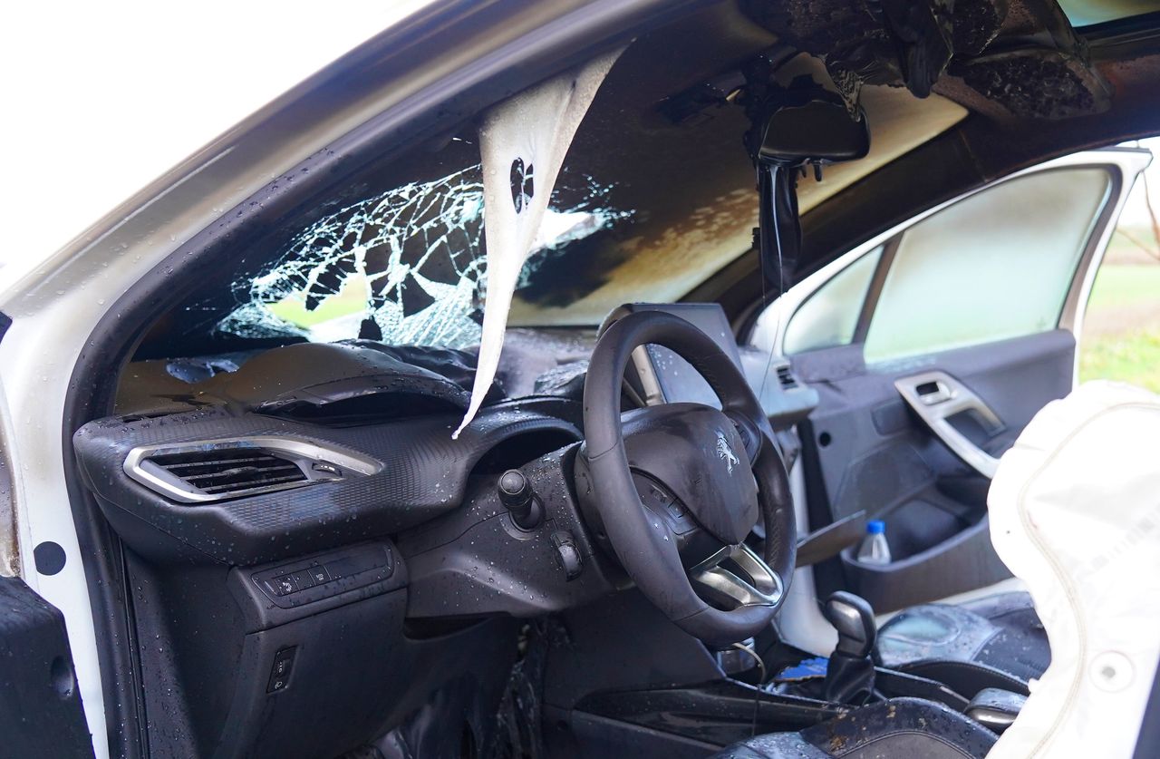 De bestuurder is niet gewond (foto: Bart Meesters / Persbureau Heitink).