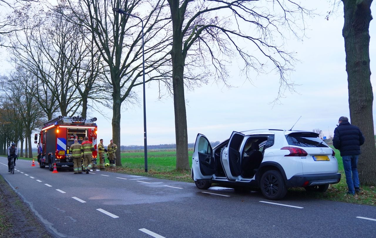 De bestuurder kon de auto langs de weg zetten (foto: Bart Meesters / Persbureau Heitink).