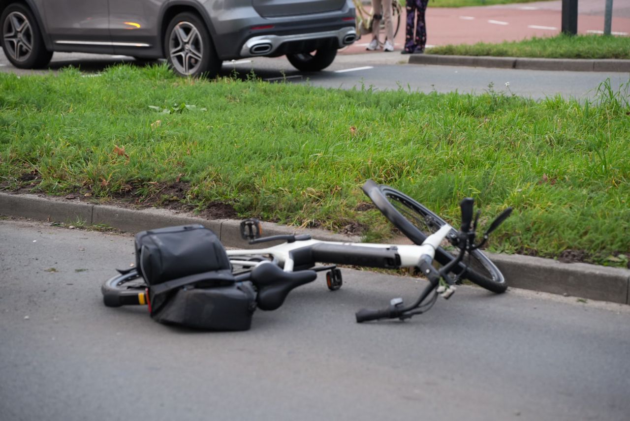 De weg was even afgesloten (foto: Erik Haverhals / Persbureau Heitink).