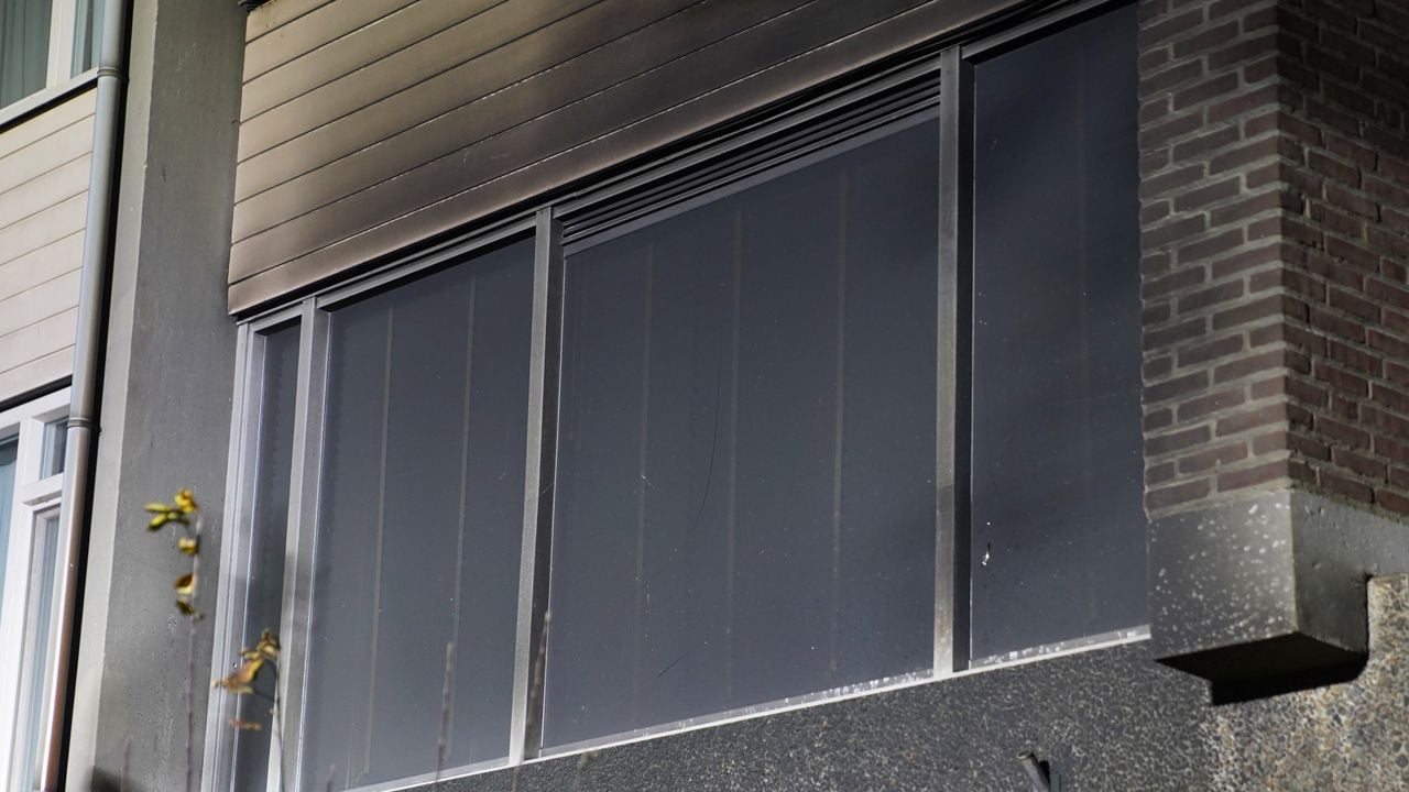 De schade aan het huis aan de Derde Hambaken in Den Bosch is groot (foto: Bart Meesters/Persbureau Heitink).