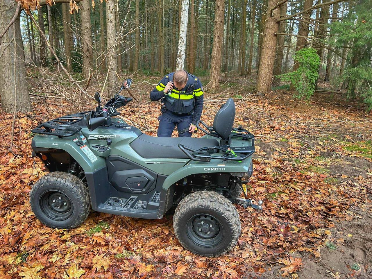Quadrijder raakt gewond bij ongeluk in Veldhoven (foto: Rico Vogels/Persbureau Heitink).