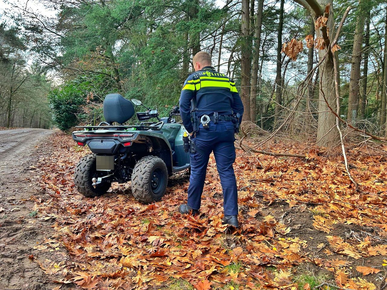 Quadrijder raakt gewond bij ongeluk in Veldhoven (foto: Rico Vogels/Persbureau Heitink).