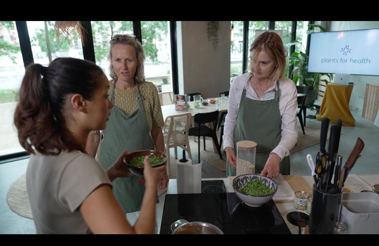 Astrid volgde een kookworkshop om plantaardig te leren koken (foto: Plants for Health).
