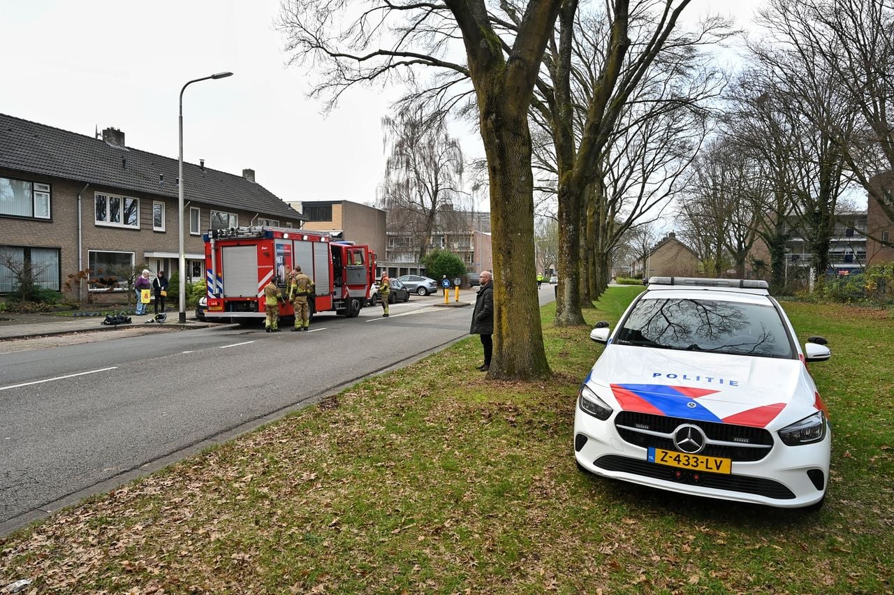 De hulpdiensten kwamen op de brand af (foto: Toby de Kort / Persbureau Heitink).