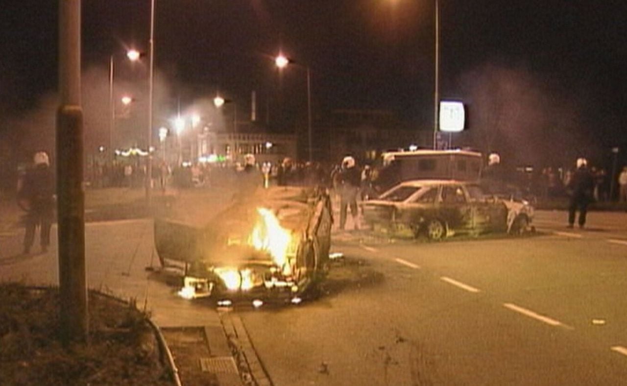 Relschoppers keerden zich tegen politie in december 2000
