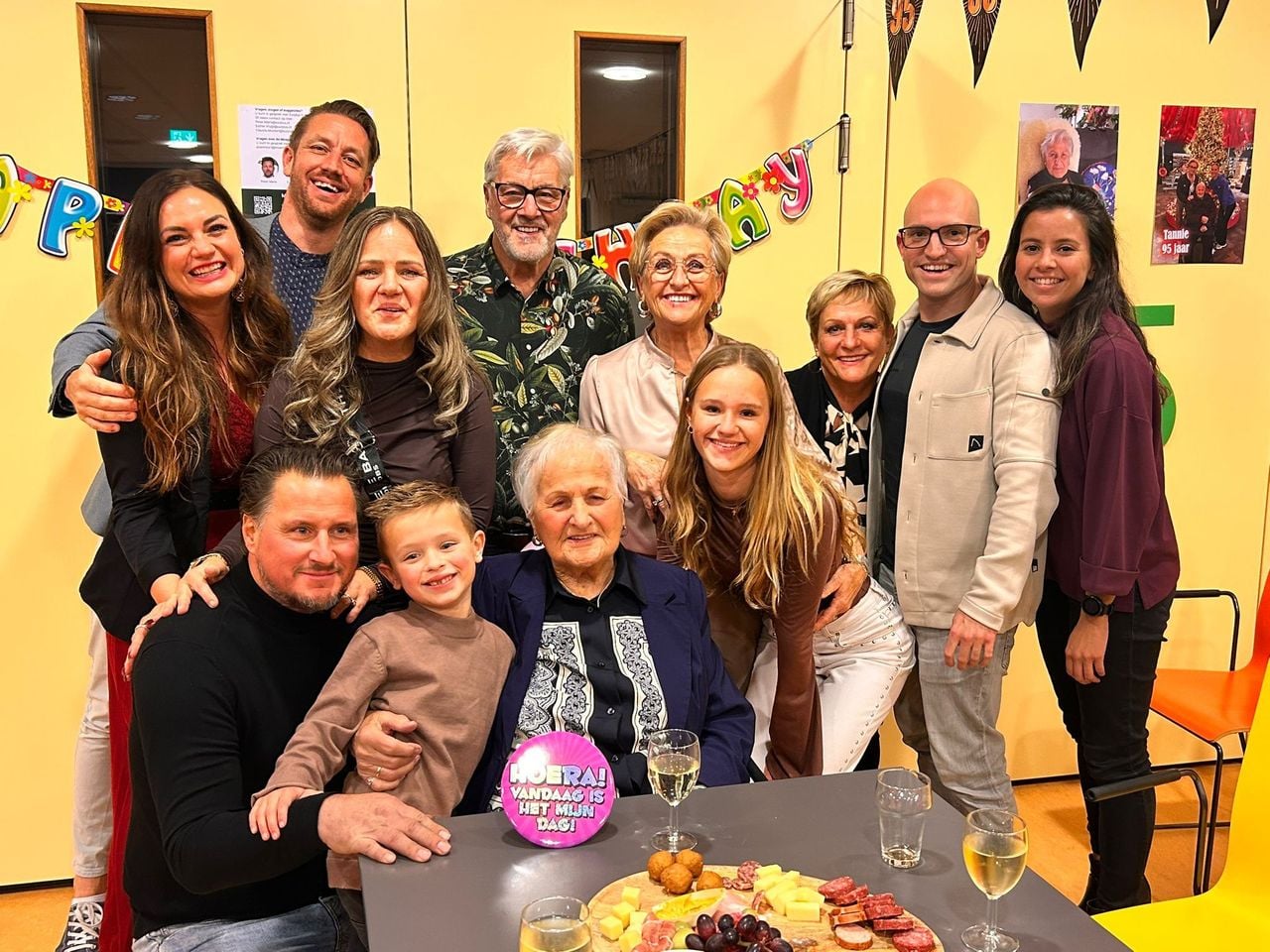Tanny op haar drukke 95e verjaardag (eigen foto).