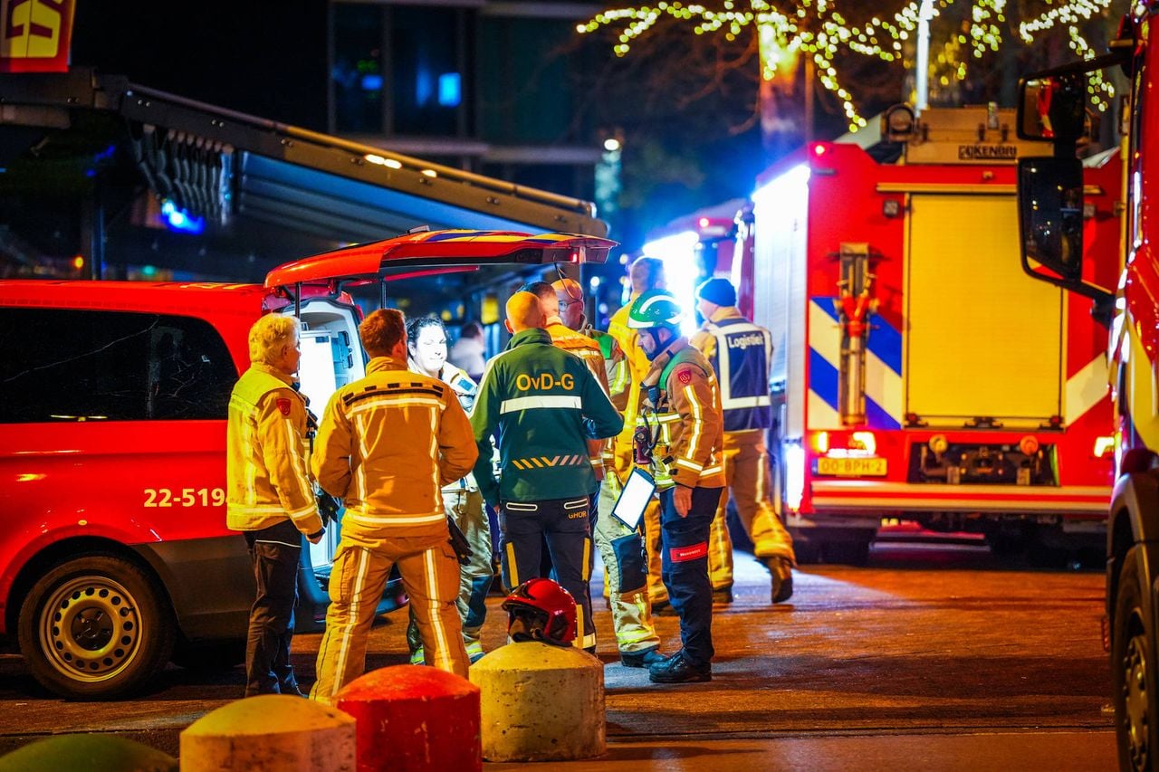 Of bij de brand bij Soranos in Eindhoven iemand gewond is geraakt, is vooralsnog niet bekendgemaakt (foto: Persbureau Heitink).