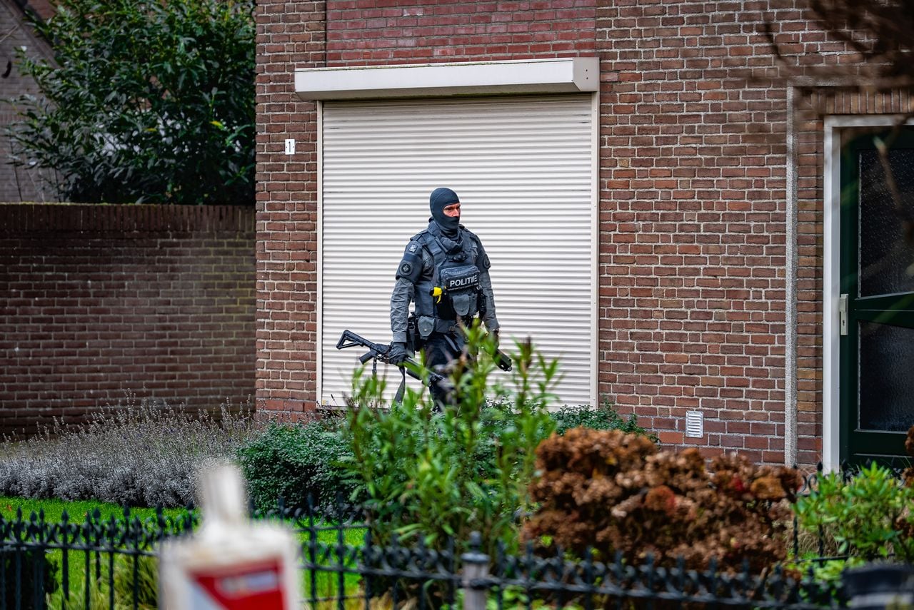 Een man is aangehouden. Foto: Lucas Lammers / Persbureau Heitink