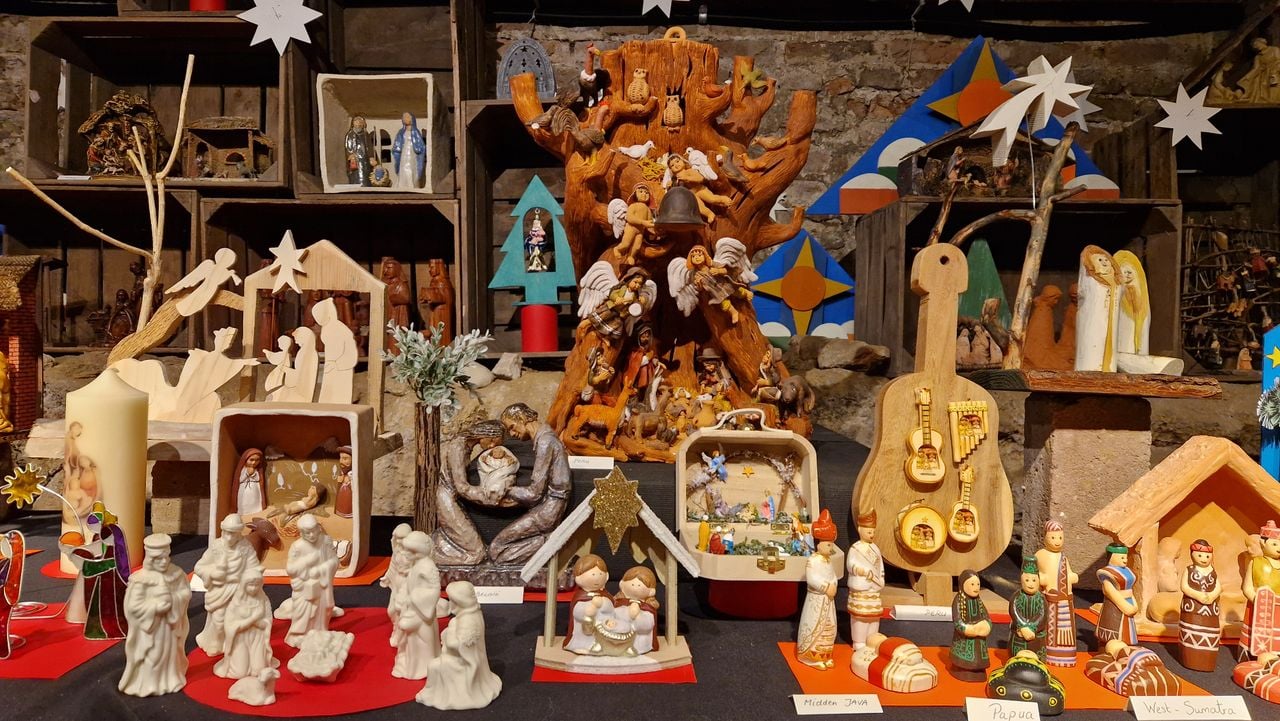 Een deel van de kerststallenverzameling