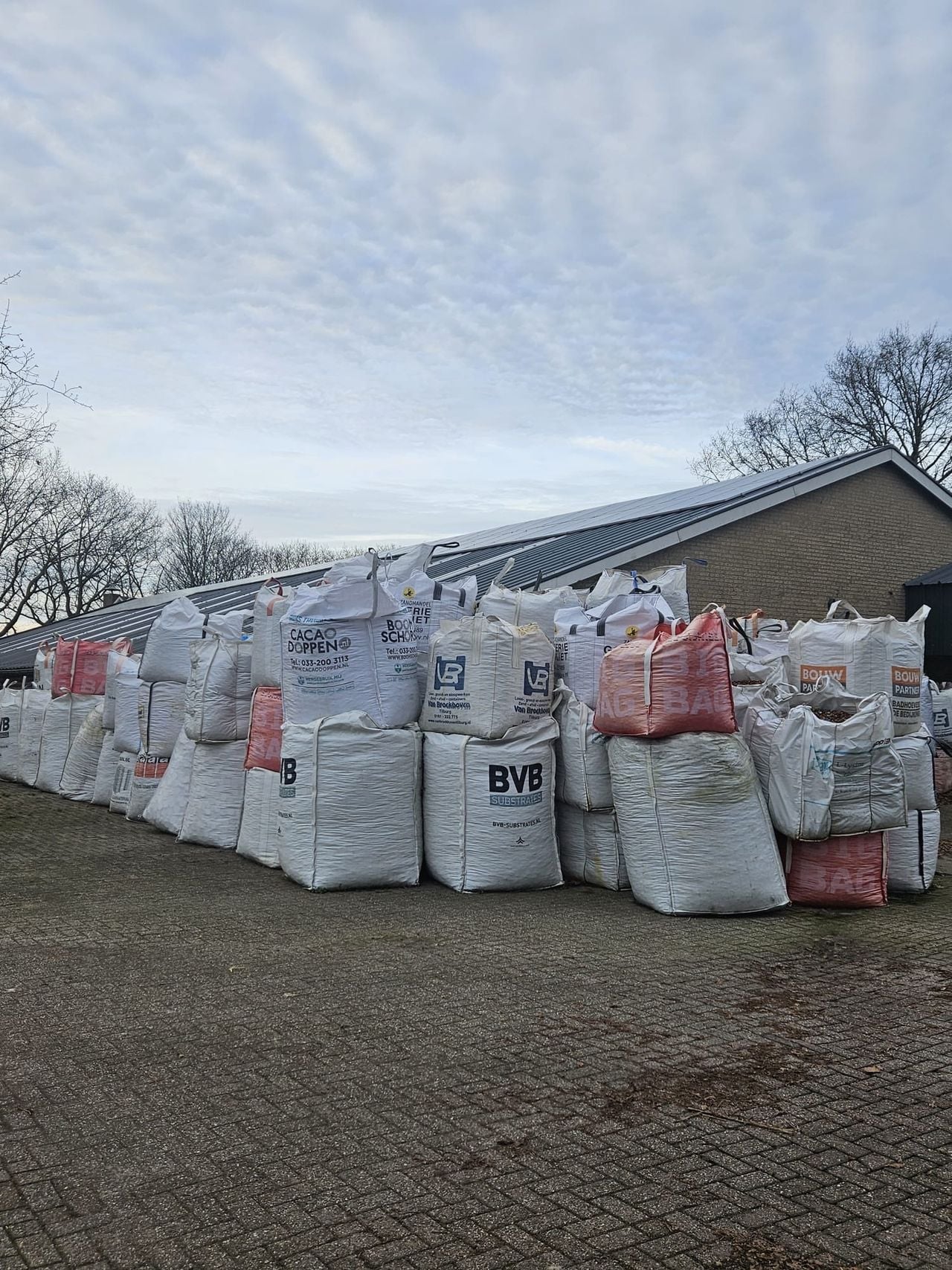 Jac heeft 20 miljoen bierdoppen bij elkaar verzameld voor het goede doel (foto: Marcel Teunissen).
