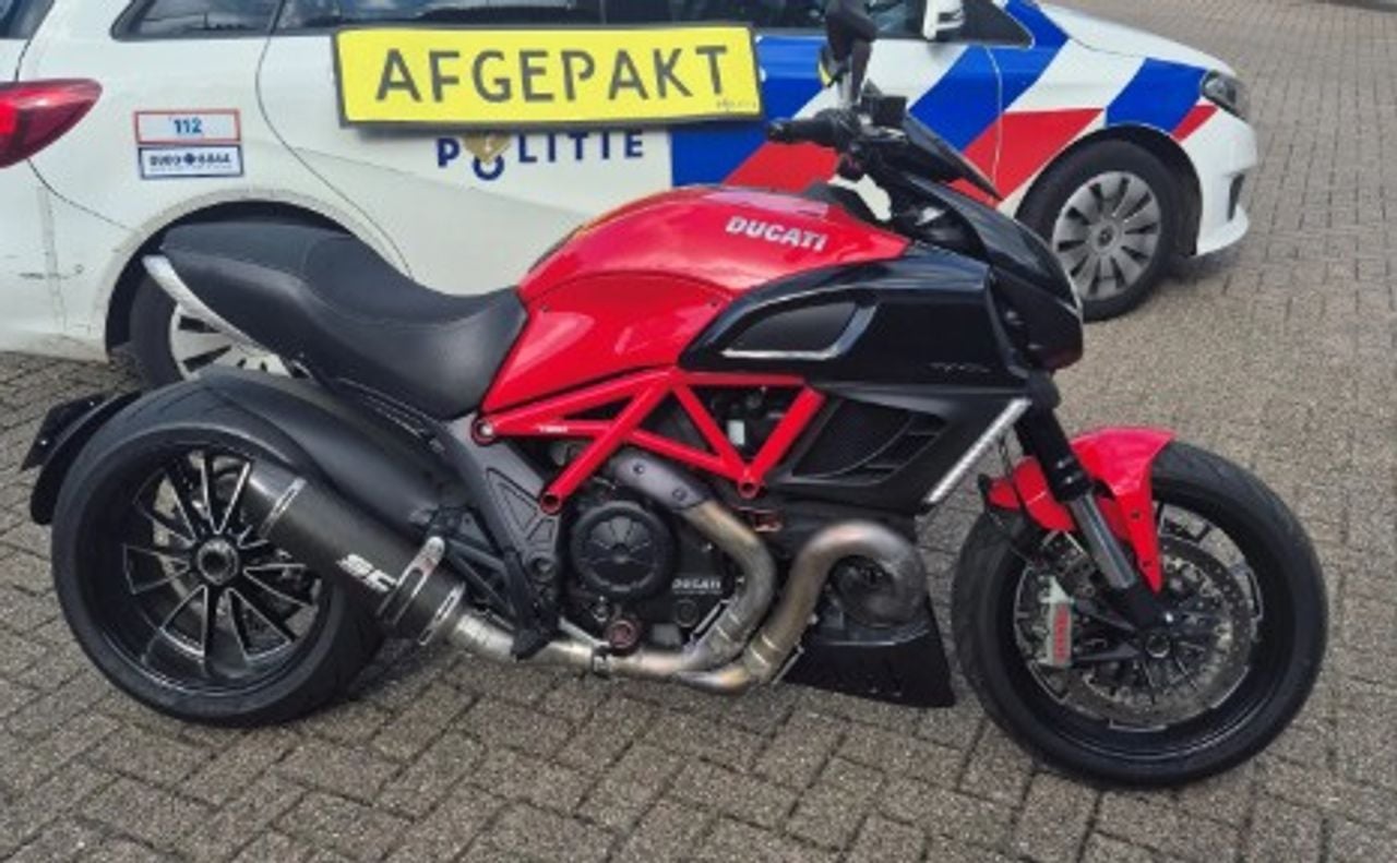 De motor van de 29-jarige Eindhovenaar is in beslag genomen door de politie (Foto: Instagram/ Pol_Eindhoven.)
