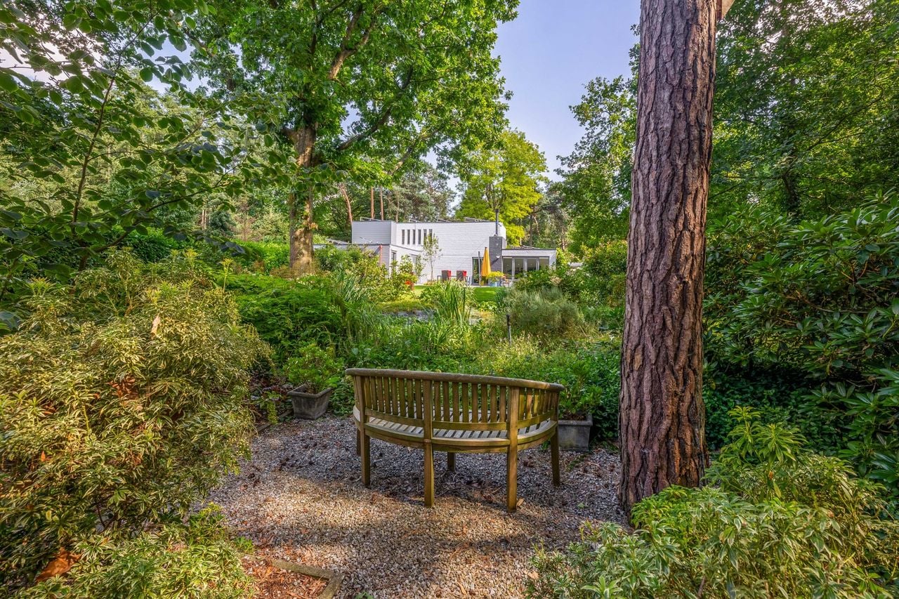 Even zitten na een heerlijke wandeling (foto: Van Santvoort – Eersel).