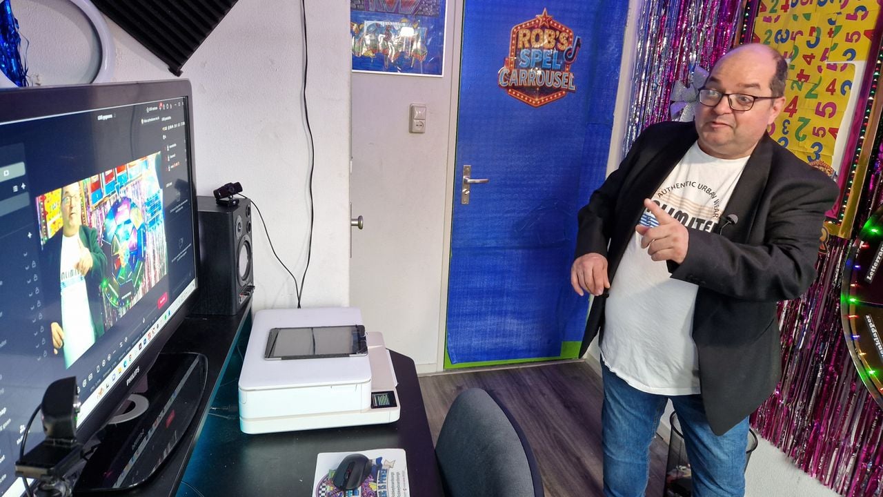 Rob is flink aan het oefenen om live te kunnen gaan
