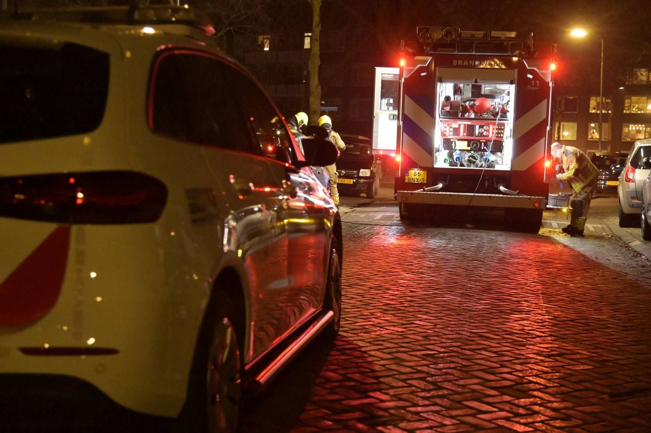 Het vuur in het huis in Breda ontstond door een pannetje op het vuur (foto: Perry Roovers/Persbureau Heitink).