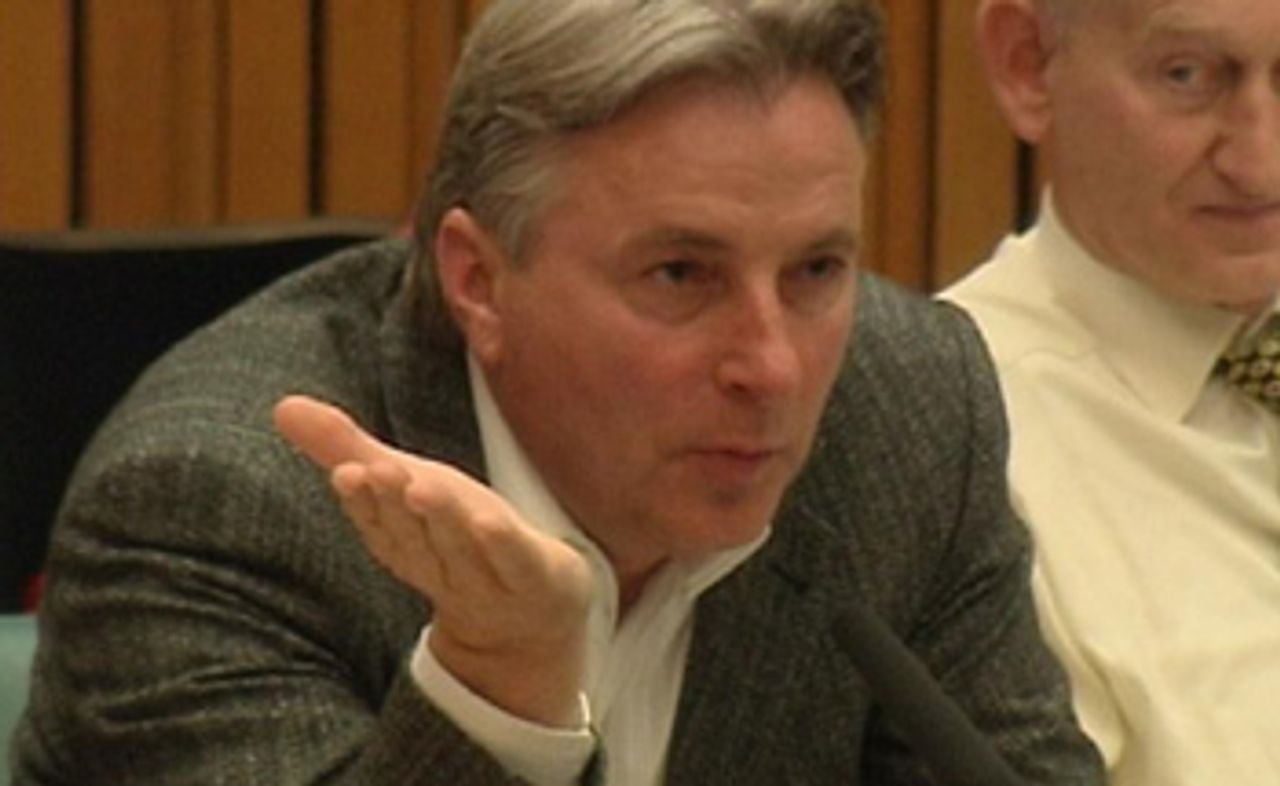 Hans Smolders in de Tilburgse raad.
