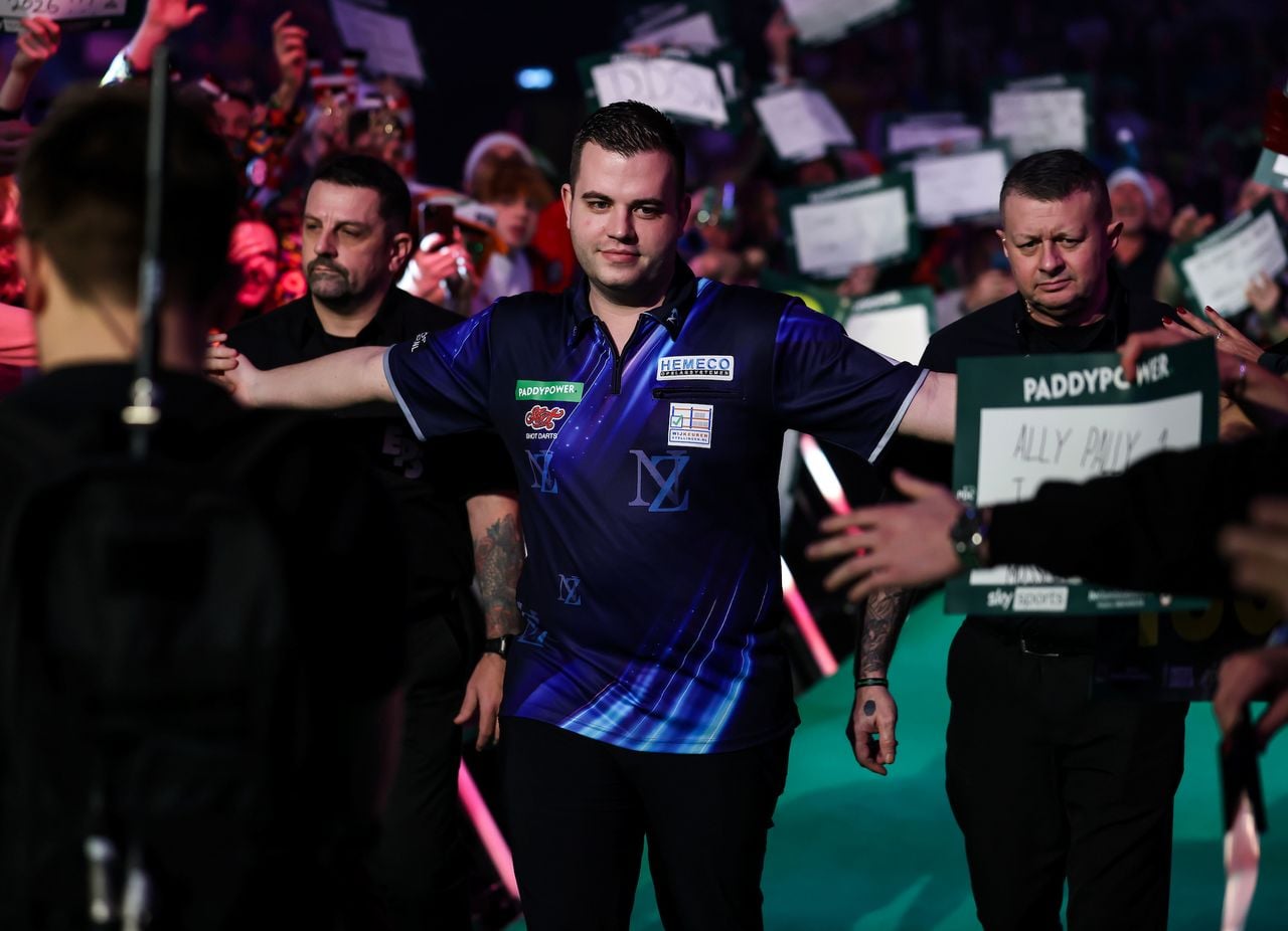 De opkomst van Niels Zonneveld voor het WK darts (foto: PDC).