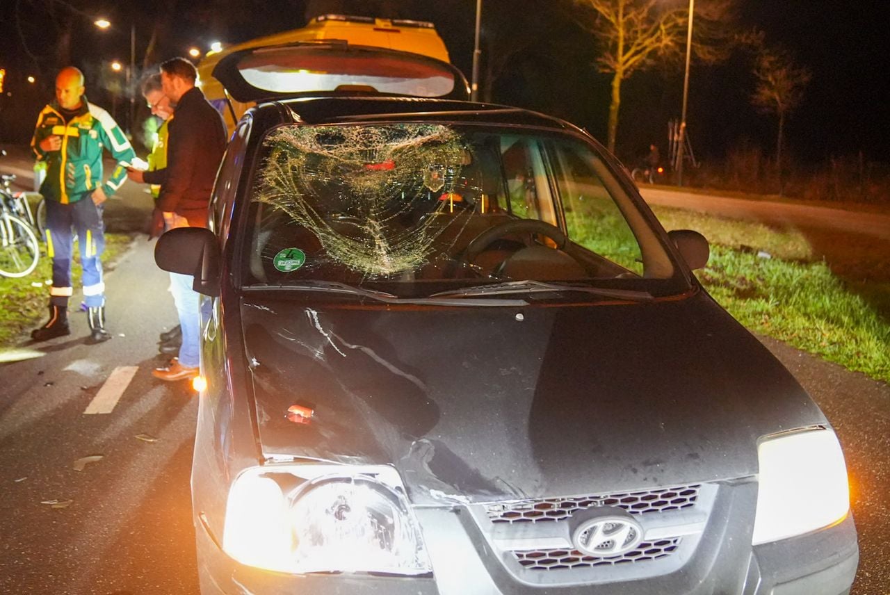 Een man raakte zwaargewond (Foto: Harrie Grijseels / Persbureau Heitink).