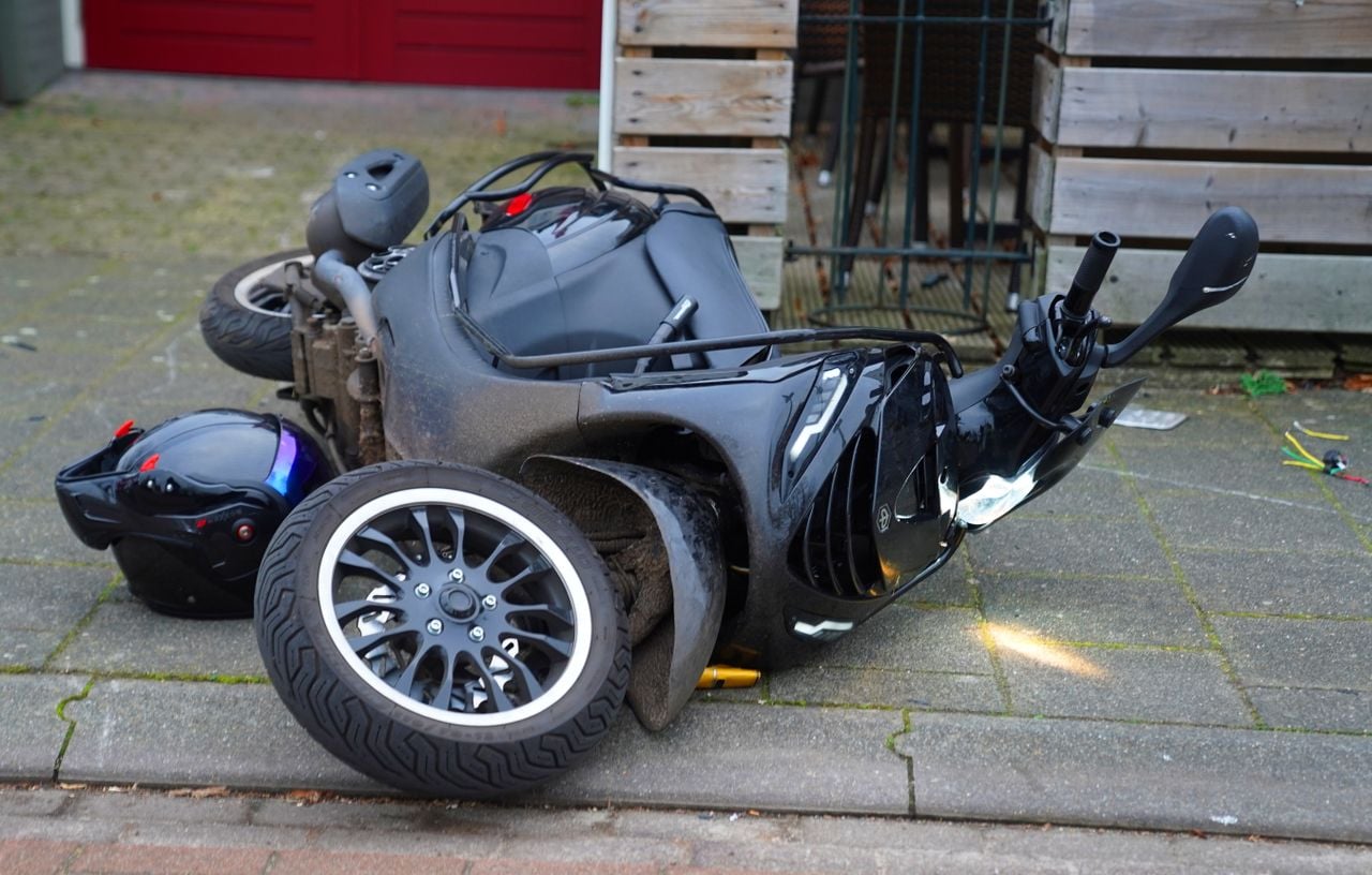 Twee mensen raakten gewond (Foto: Bart Meesters / Persbureau Heitink).