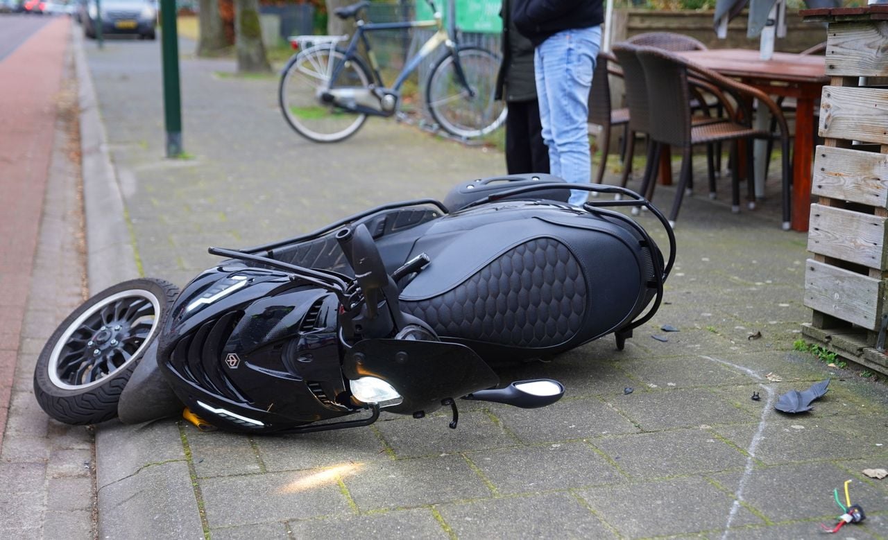 Twee mensen raakten gewond (Foto: Bart Meesters / Persbureau Heitink).