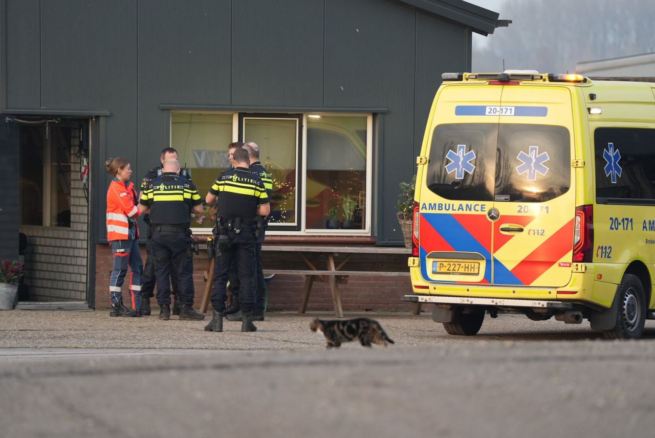 De Arbeidsinspectie gaat onderzoek doen naar het bedrijfsongeval (foto: Erik Haverhals/Persbureau Heitink).