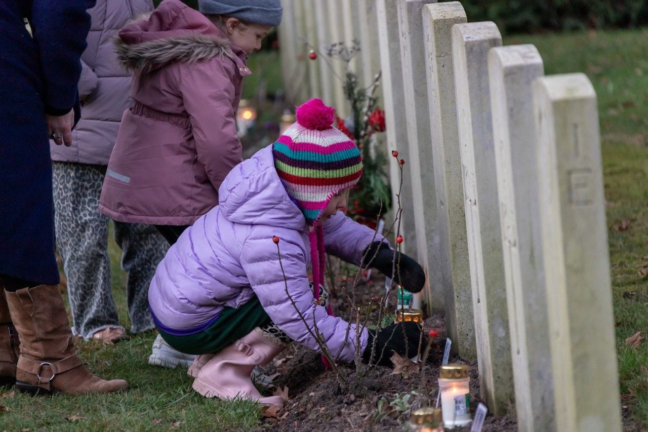Lichtjes worden geplaatst (foto: Albert Hendriks).