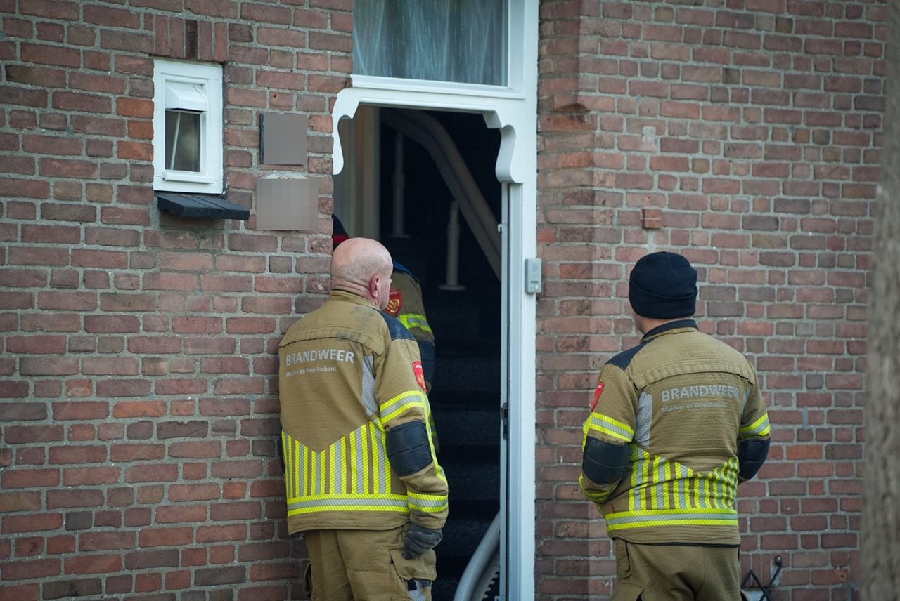 De brandweer kreeg de traplift niet aan de praat (foto: Erik Haverhals / Persbureau Heitink).