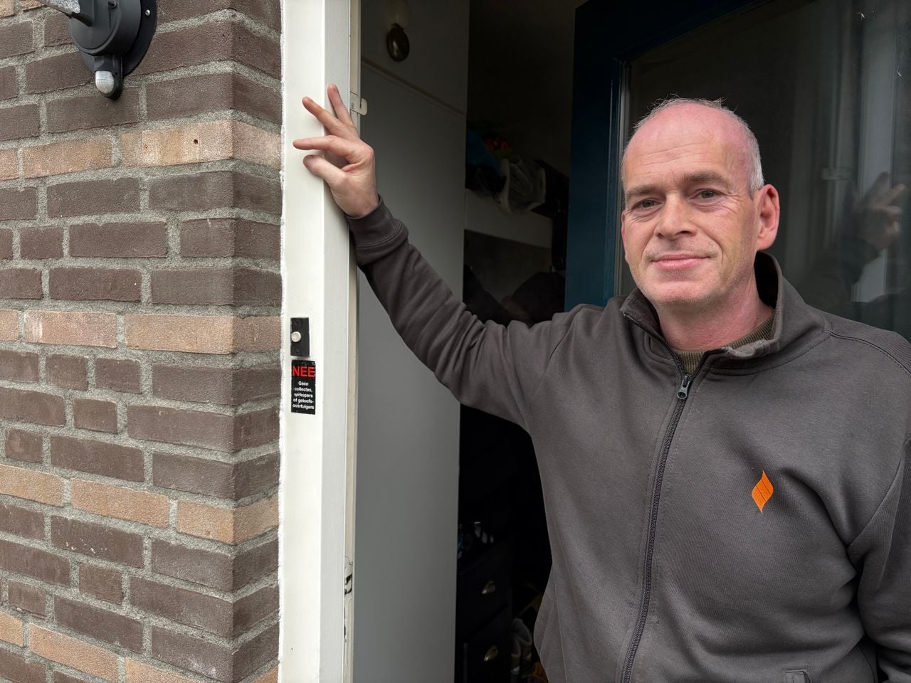 Buurman Guido Hermans zag het huis van zijn buren in brand staan (foto: Wilco Zonneveld).