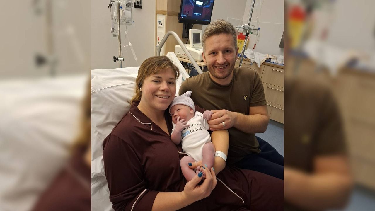 De trotse ouders Joyce en Dirk met hun zoon Daan (foto: Elisabeth-TweeSteden Ziekenhuis).