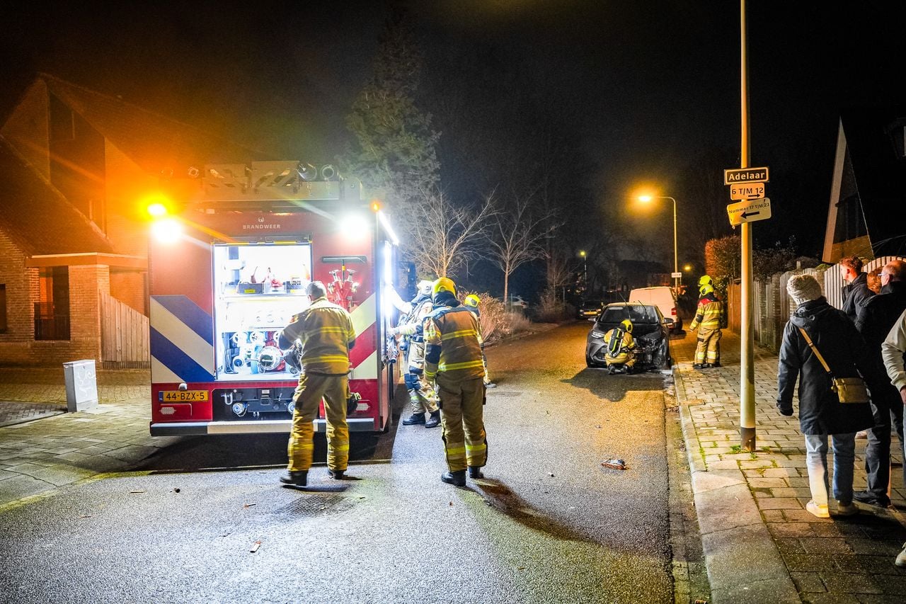 Autobrand Oss (foto: Lucas Lammers / Persbureau Heitink).