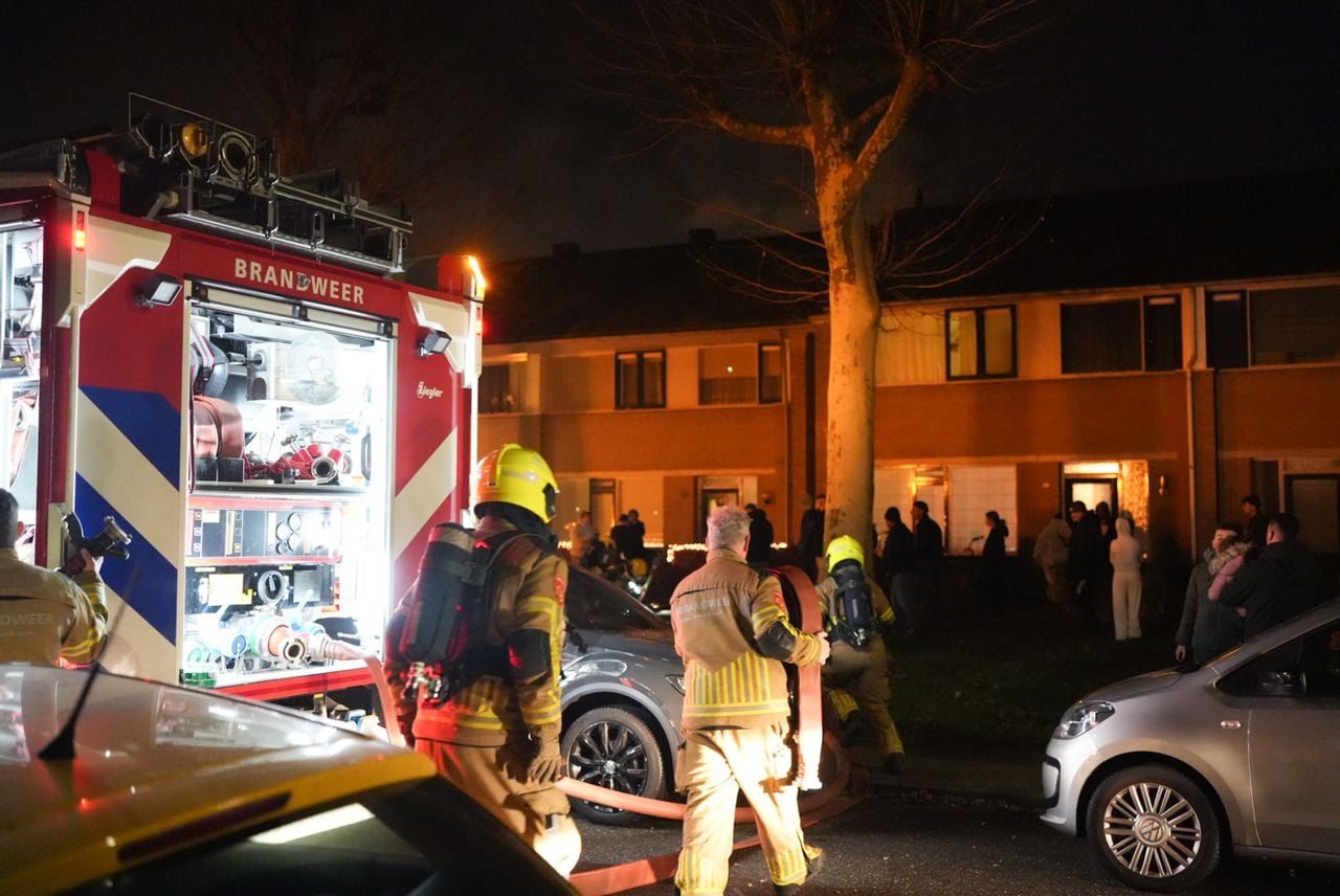Vier schuurtjes stonden in brand (Foto: Erik Haverhals / Persbureau Heitink).