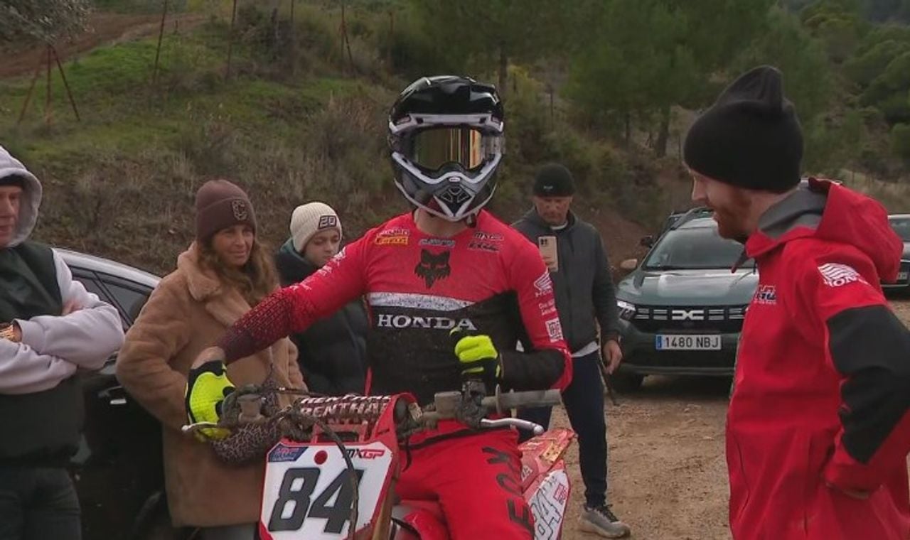 Jeffrey Herlings in zijn nieuwe outfit van Honda. (Foto: NOS)